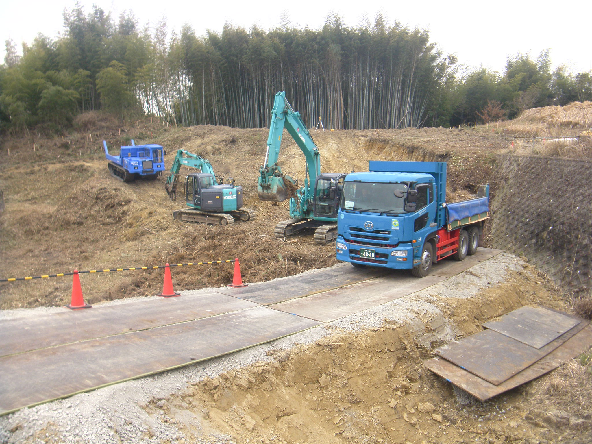 高齢者住宅建設に伴う造成工事_サムネイル3